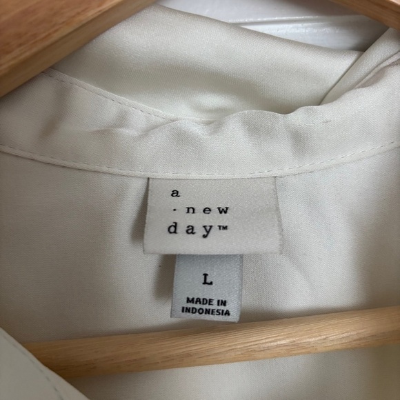 a new day Ivory Button-Up Blouse - Picture 2 of 4